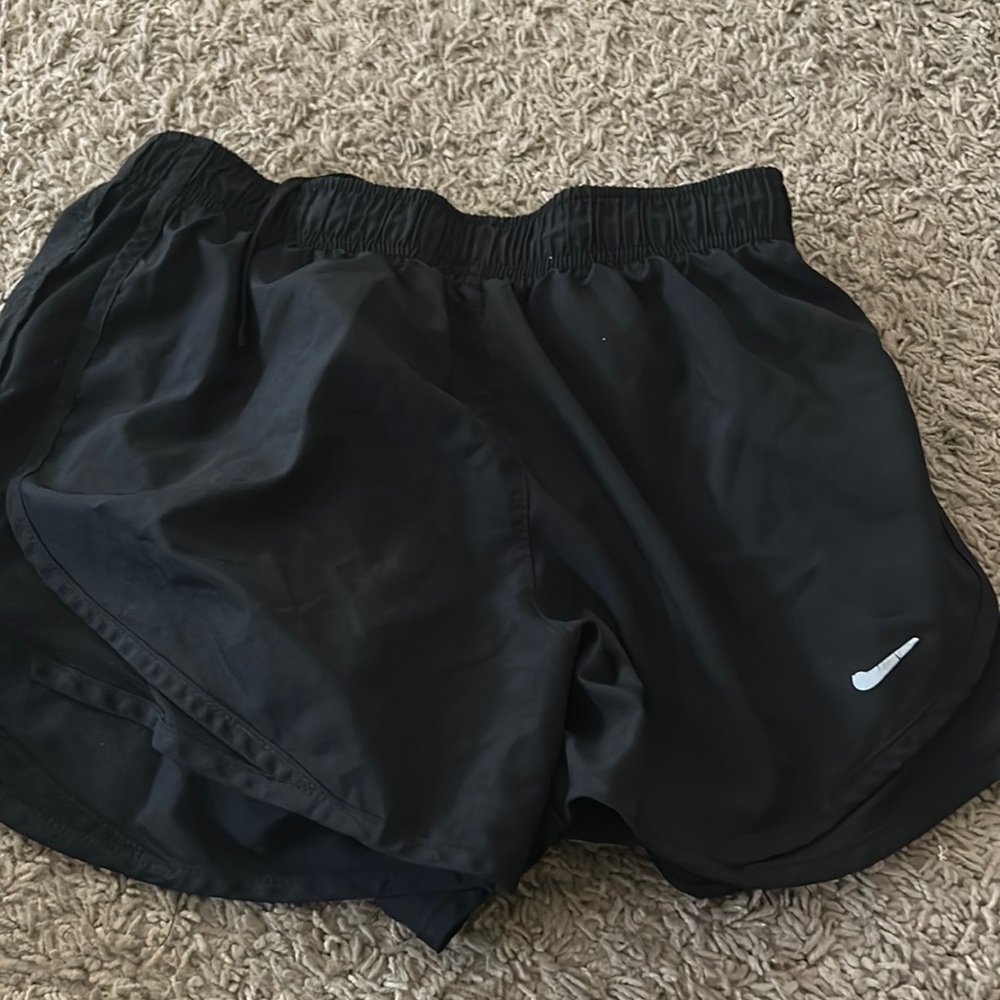 all black nike shorts